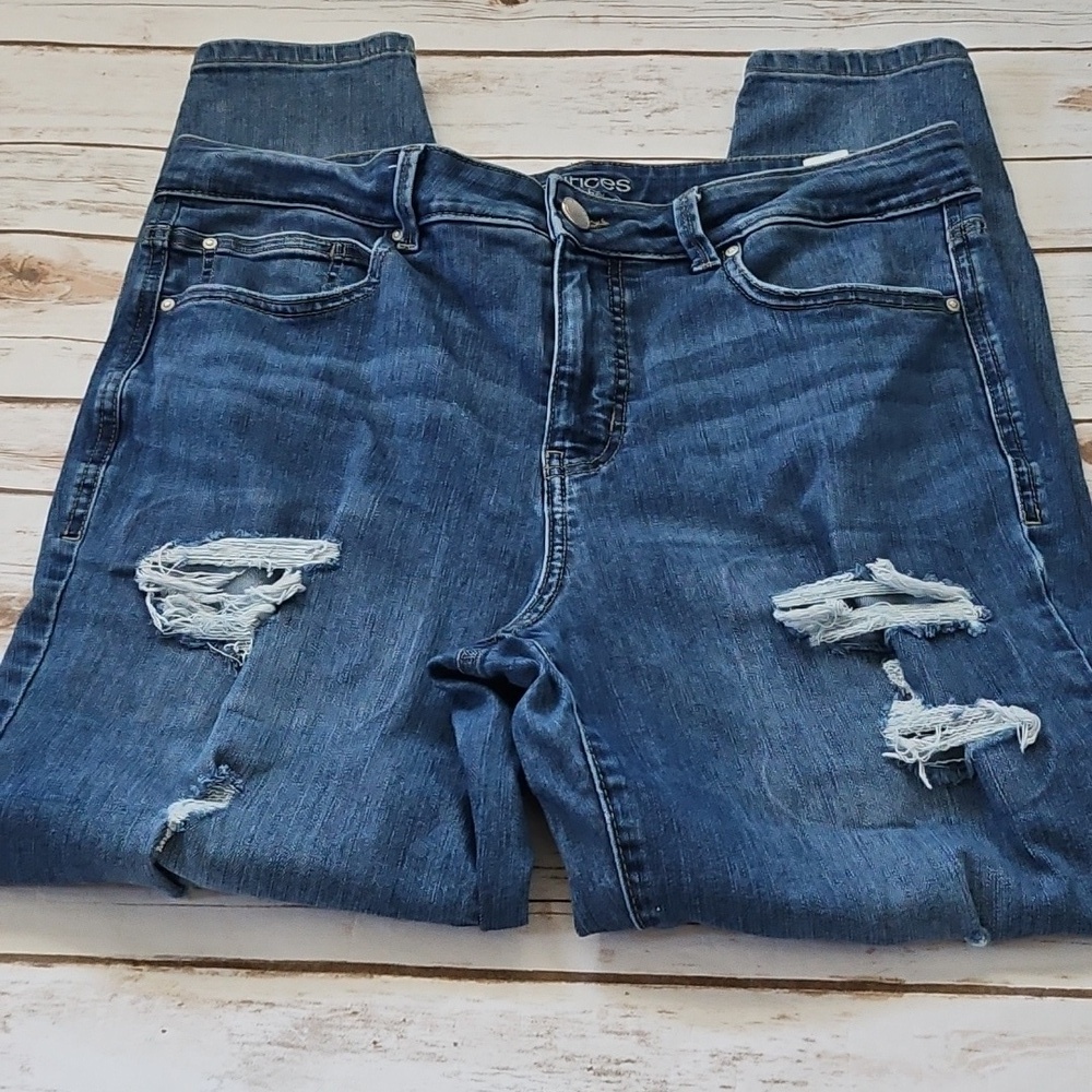 Maurices Everflex High-Rise Medium Wash Distressed Jeans Size 14 Short - Picture 2 of 14